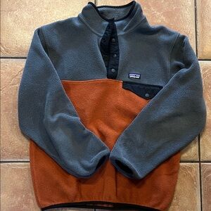 Patagonia Men’s Zip-Up Fleece in Gray and Rust
